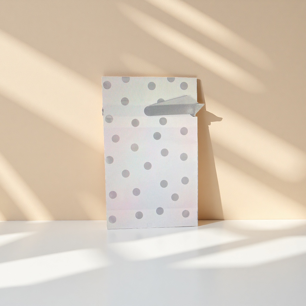 Polka dot patterned kraft paper bags, hand-held eco-friendly shopping bags, large gift packaging bags Specification image