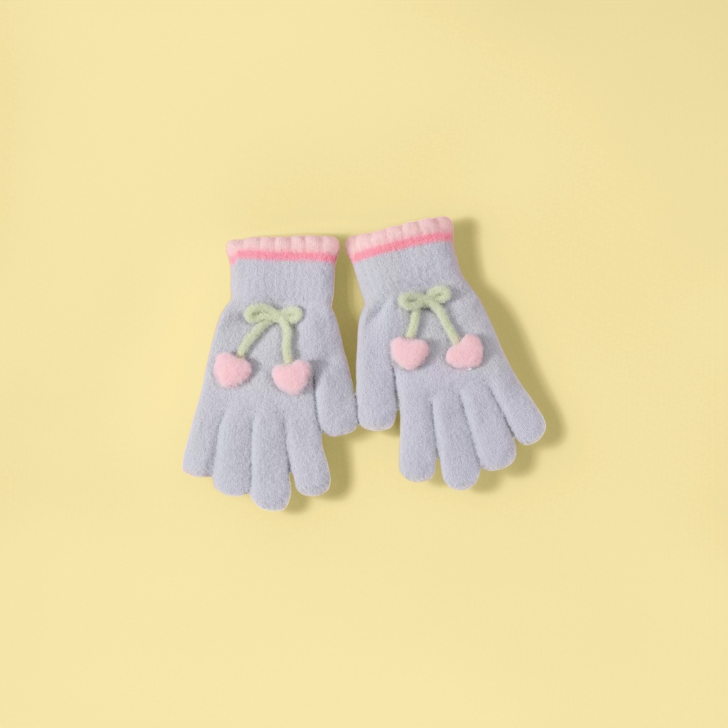 Thickened plush gloves for warm women's autumn and winter knitted gloves Application Scenario