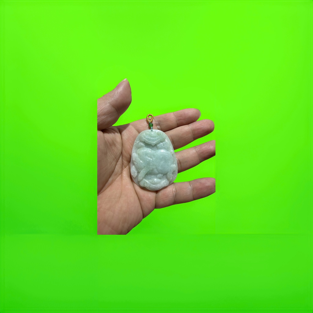 Natural jade carved pendants, exquisite handcrafted jade pendants, fashionable and versatile accessories details Picture