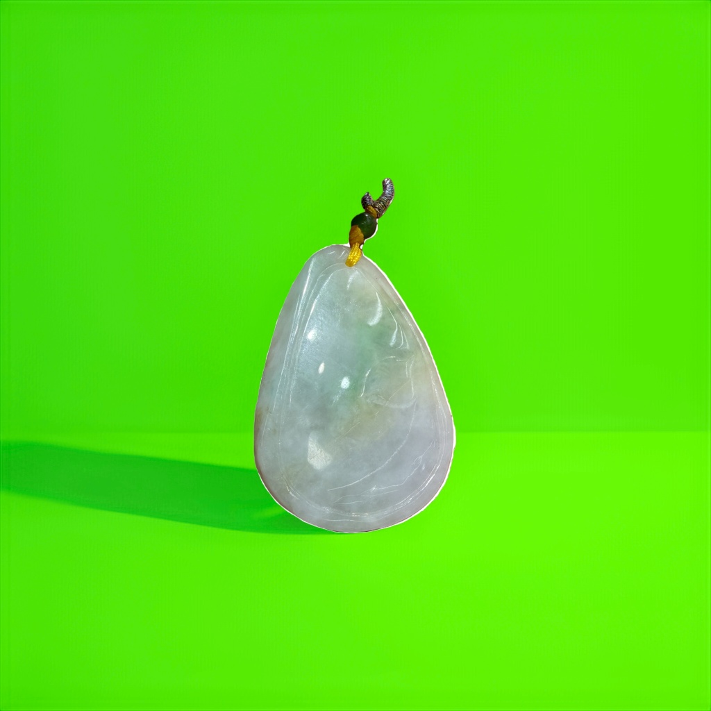 Natural jade pendant, a fashionable and versatile necklace for women, a light luxury and niche design. 134018966 details Picture