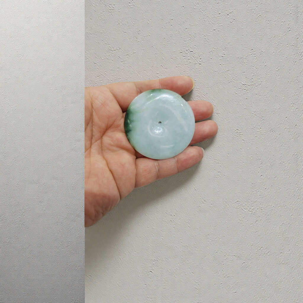 Natural jade disc pendant, ancient-style round peace pendant, collection, play and gift Application Scenario