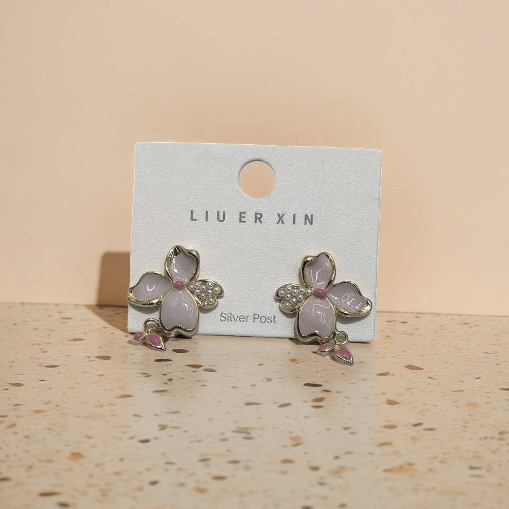Cherry blossom stud earrings for women: Simple and versatile Korean style earrings, small and exquisite stud earrings Application Scenario