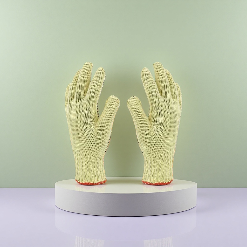 Heat-resistant palm surface bead gloves, thickened heat-insulating kitchen baking gloves Application Scenario