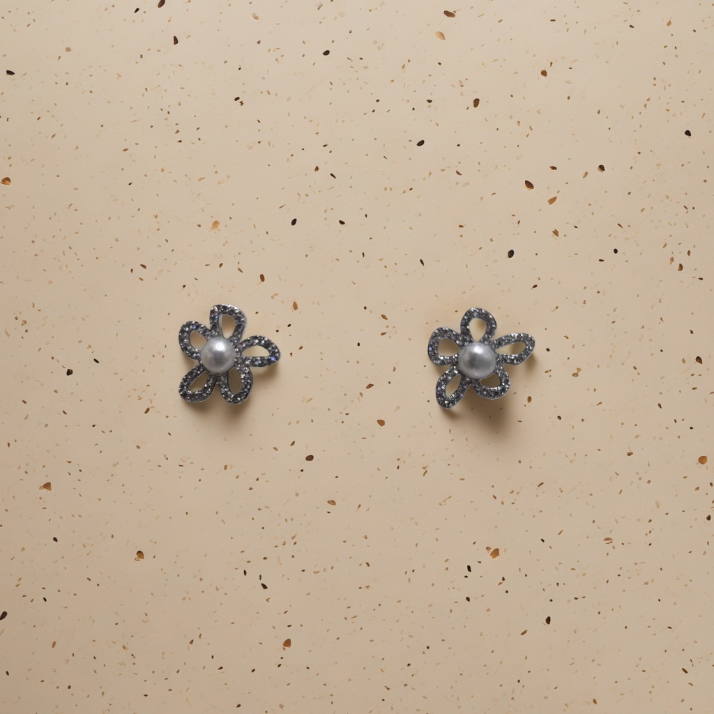 Flower-shaped ear studs are fashionable and simple earrings that are versatile for ladies details Picture