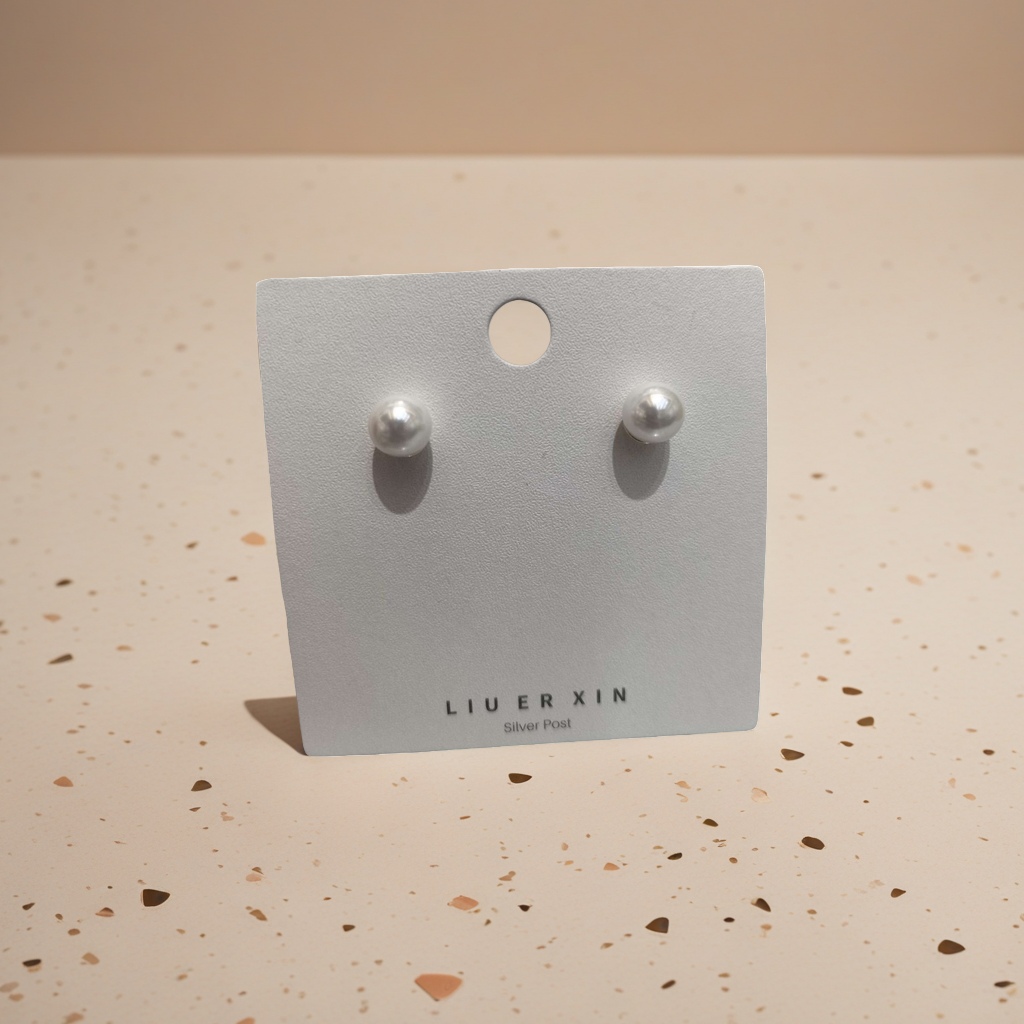 Pearl stud earrings are versatile for women. They are small, round and fresh water pearl earrings that prevent allergies Specification image