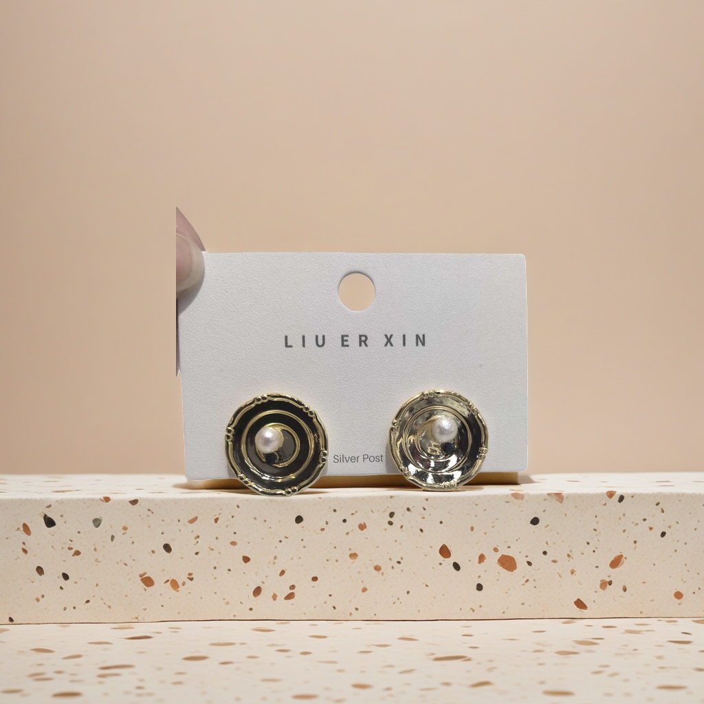 A pair of pure silver anti-allergy earrings and stud earrings are perfect for daily commuting Specification image