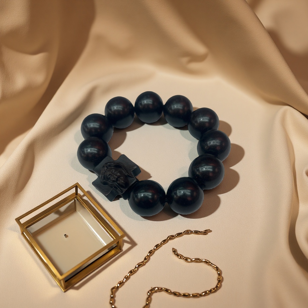 Ebony wood bracelet, fashionable, simple and versatile, is a ladies' bracelet and a collectible bracelet details Picture