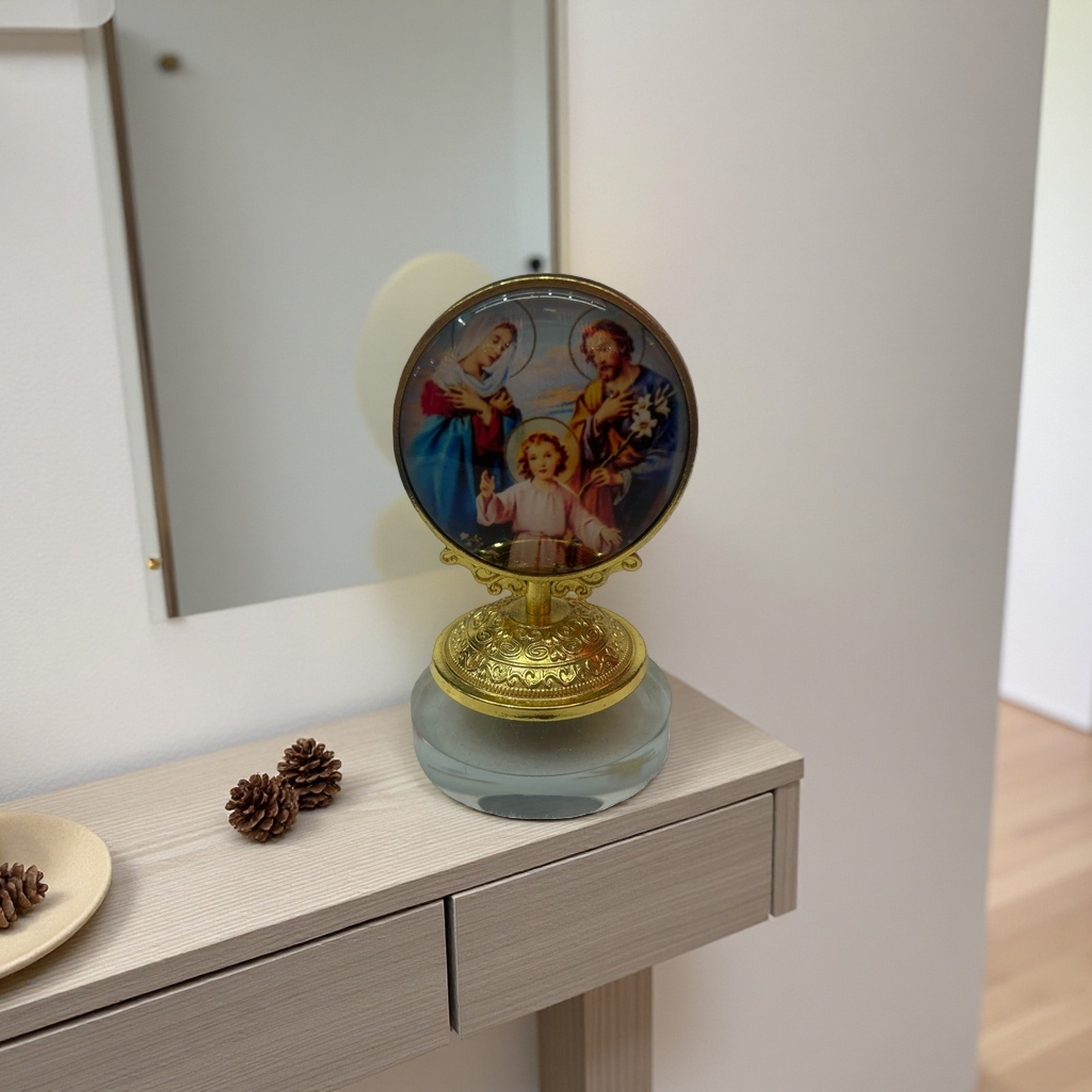 Religious painting of Saint Mary, Saint Joseph Jesus Christ, circular portrait, home decoration piece Specification image