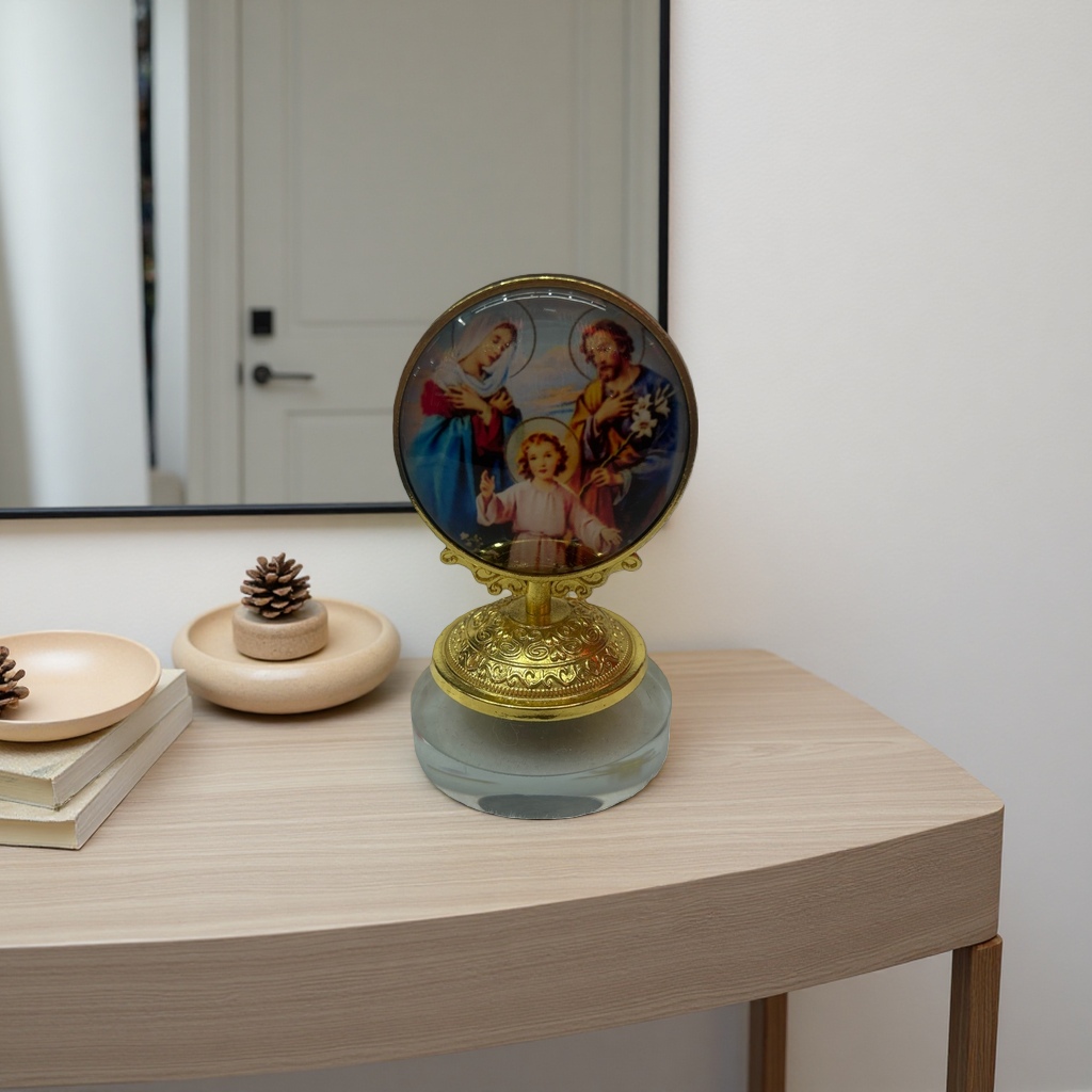 Religious painting of Saint Mary, Saint Joseph Jesus Christ, circular portrait, home decoration piece details Picture