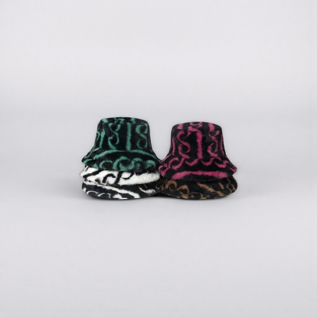 Plush hat, warm woolen hat, thickened knitted hat for winter Specification image