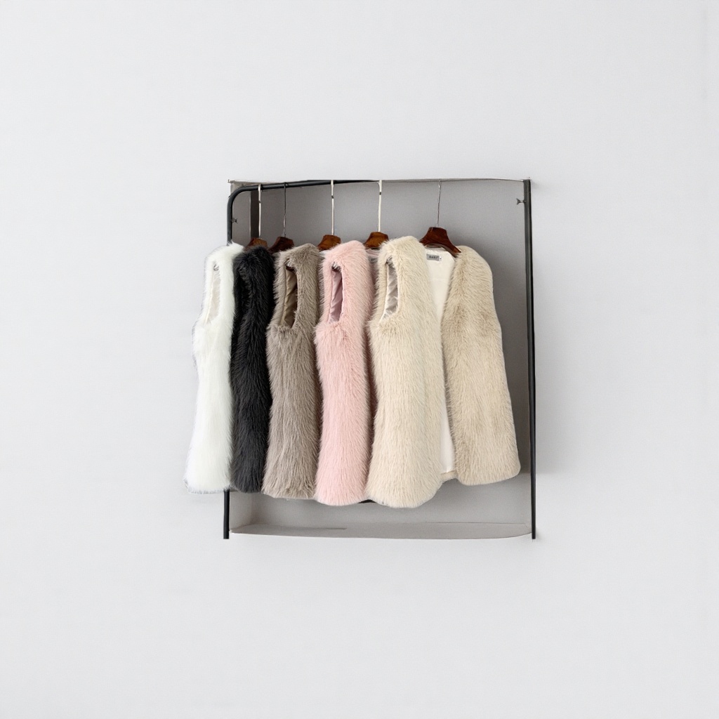 A thick and warm vest coat for women in a plush vest for autumn and winter