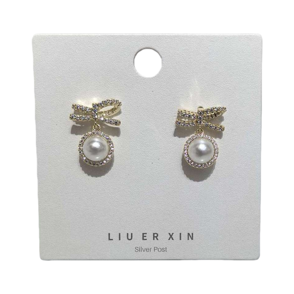 Pearl bow stud earrings, a light luxury and elegant style, are versatile earrings for women Item Picture