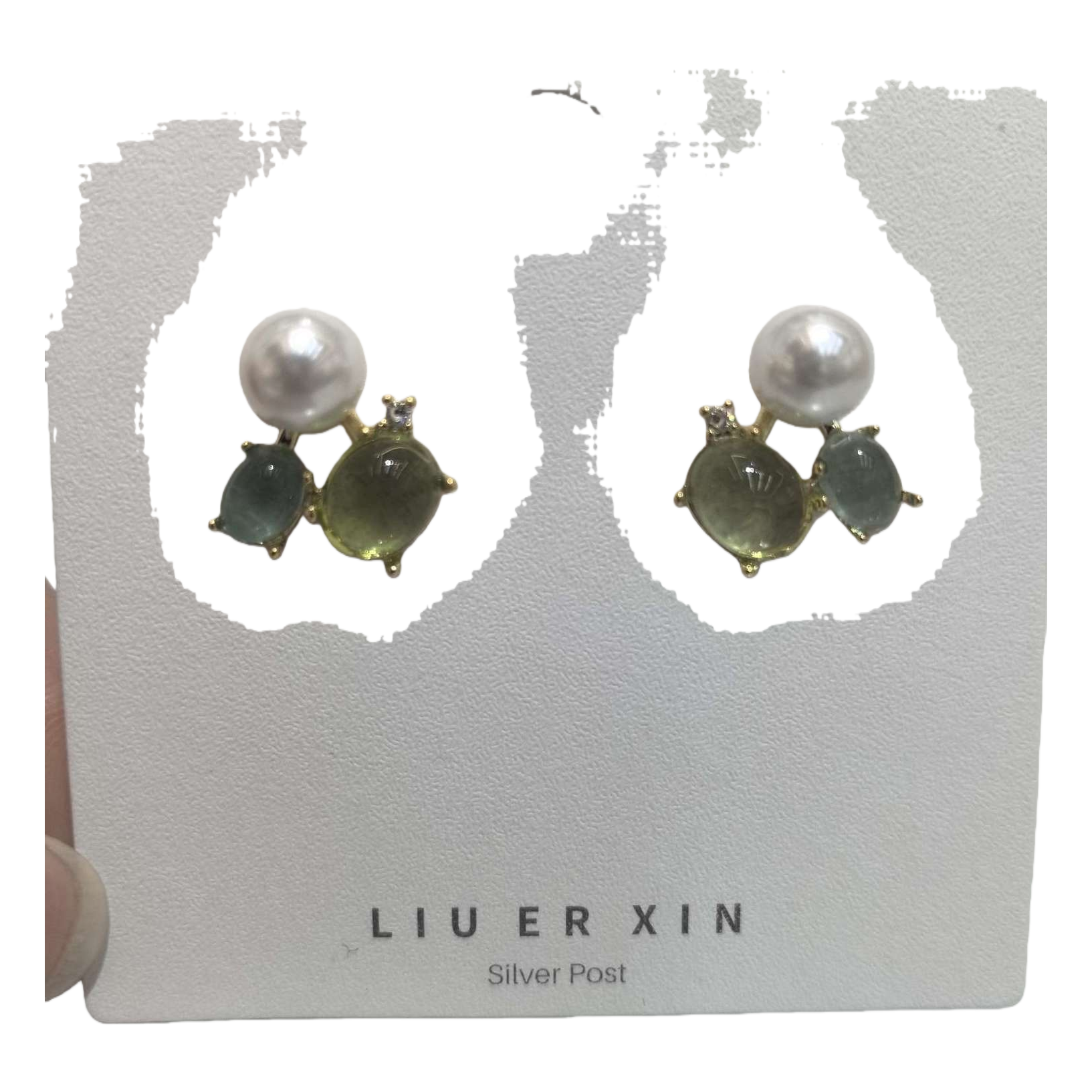 Pearl stud earrings, natural freshwater pearl earrings, are simple, versatile, small and exquisite Item Picture