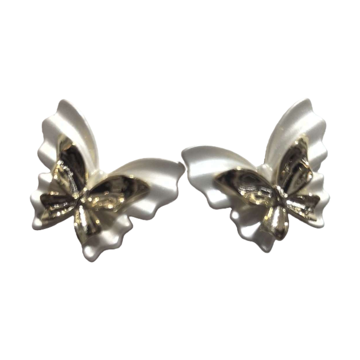 Butterfly-shaped stud earrings are fashionable and light luxury alloy earrings that are versatile for women's daily wear Item Picture