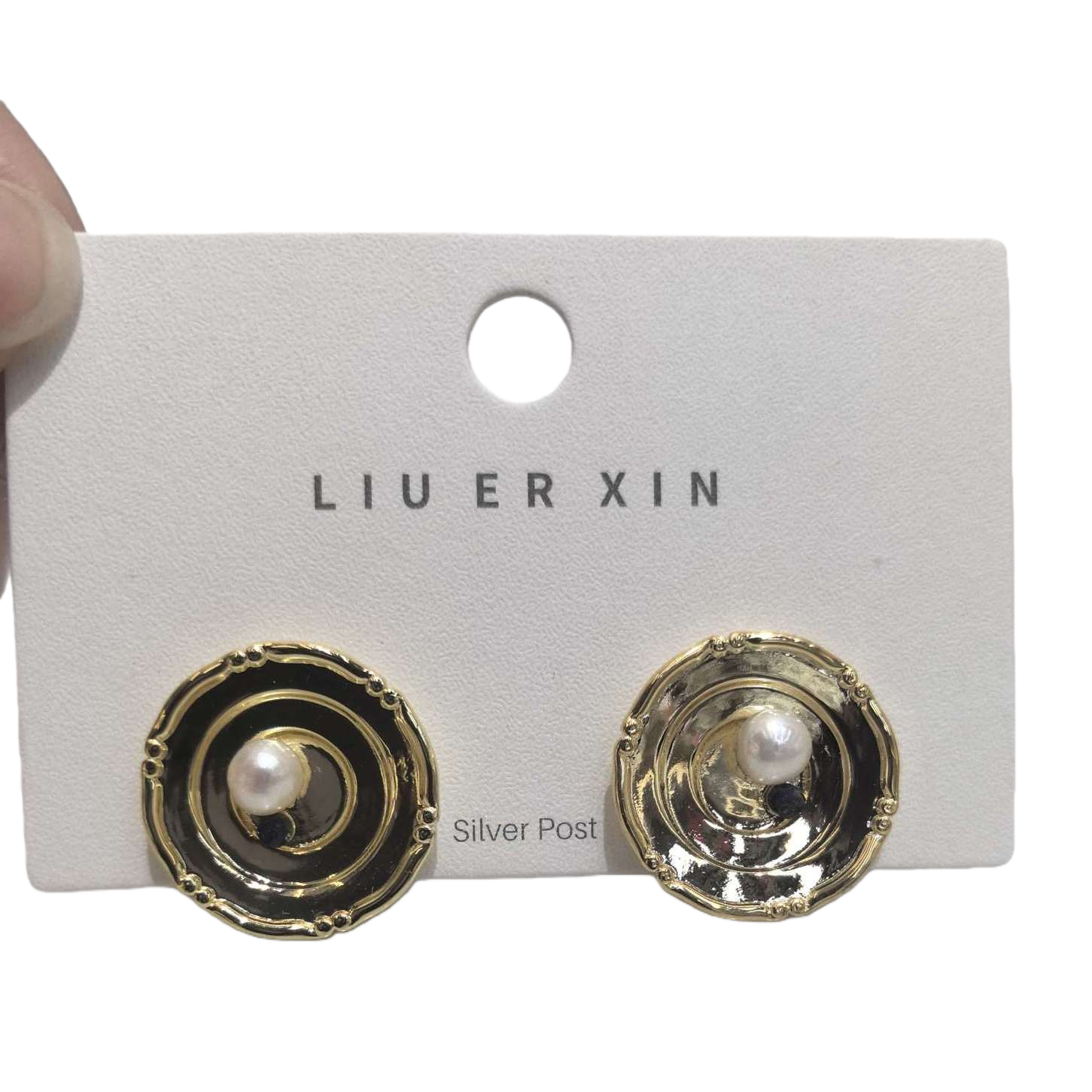 A pair of pure silver anti-allergy earrings and stud earrings are perfect for daily commuting Item Picture