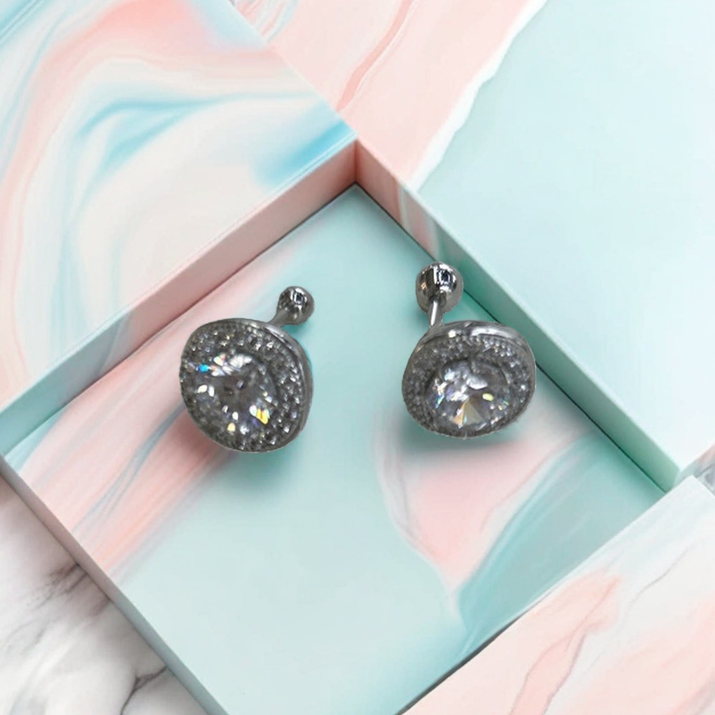 The ear studs are fashionable and simple. A pair of ear studs made of anti-allergy alloy
