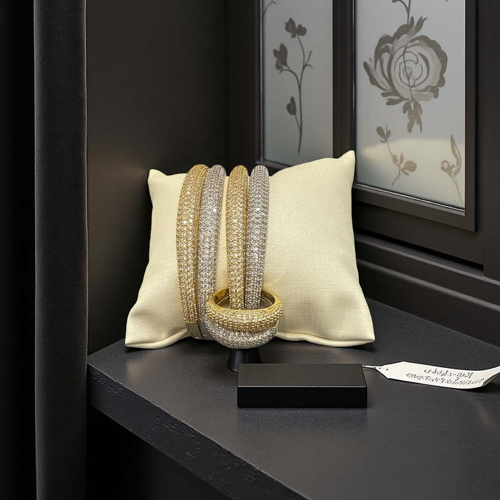 This jewelry bracelet is simple, fashionable and versatile for women. It is made of pure silver with gold plating and features a light luxury style Application Scenario