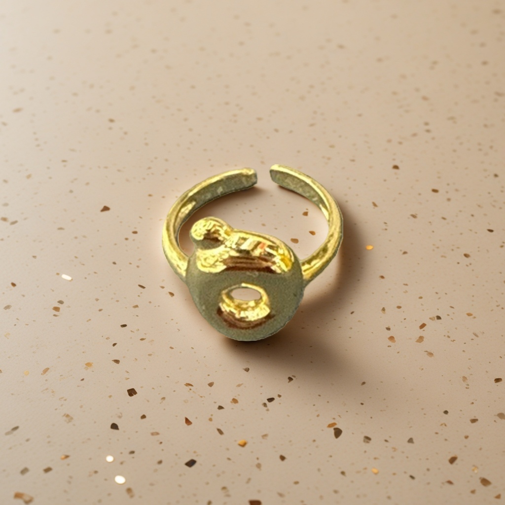 A simple and fashionable gold ring for ladies, a pure silver gold-plated ring with 18K gold texture Application Scenario