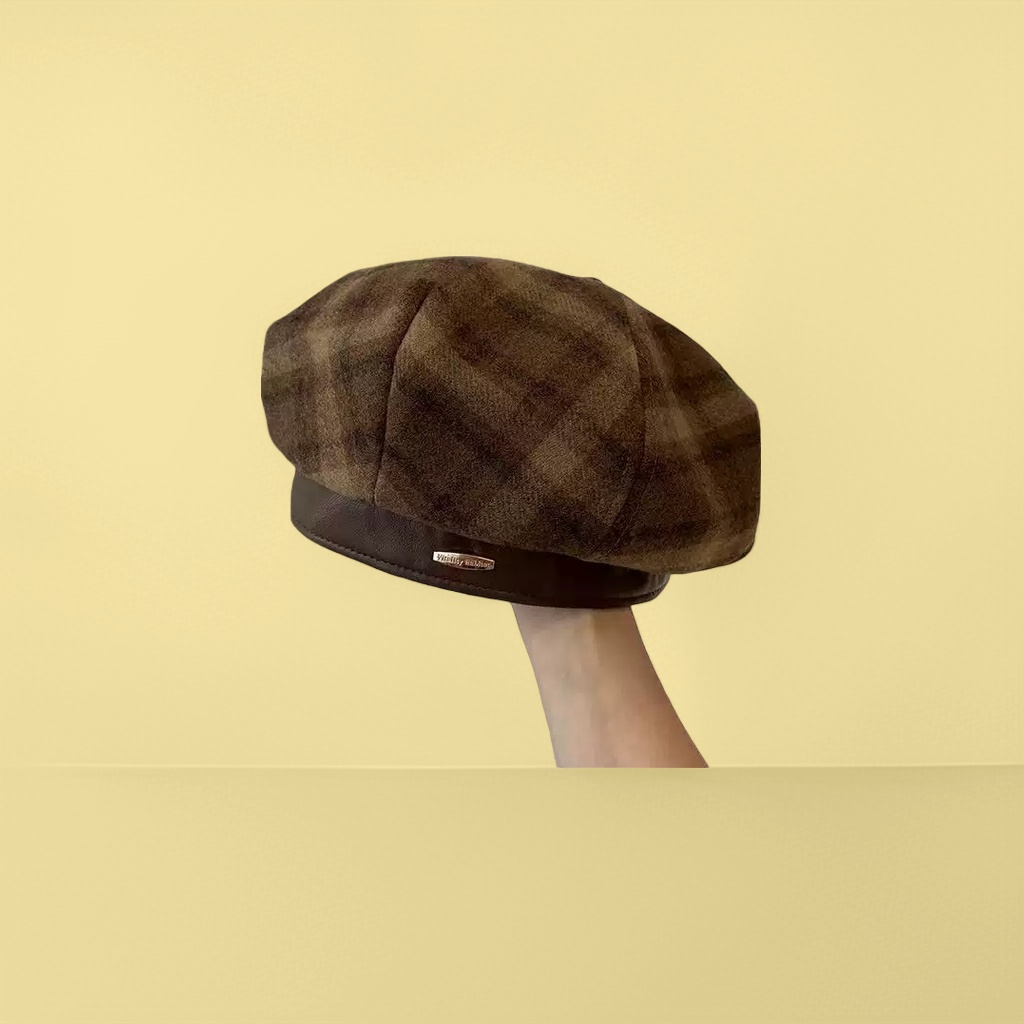 A checkered beret for women's autumn and winter French retro tweed hat