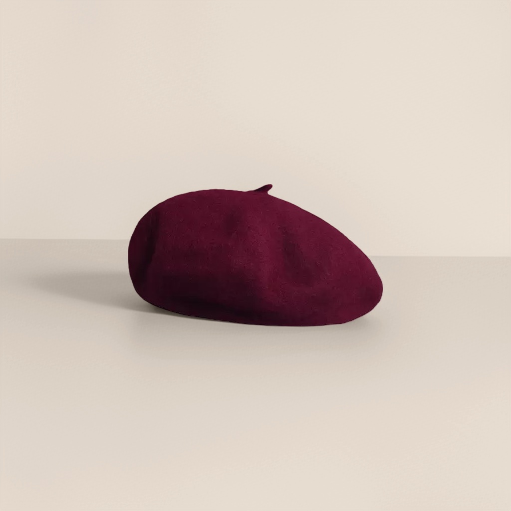 Woolen pumpkin beret keeps you warm and looks good on your face. Girls wearing woolen hats in autumn and winter Specification image