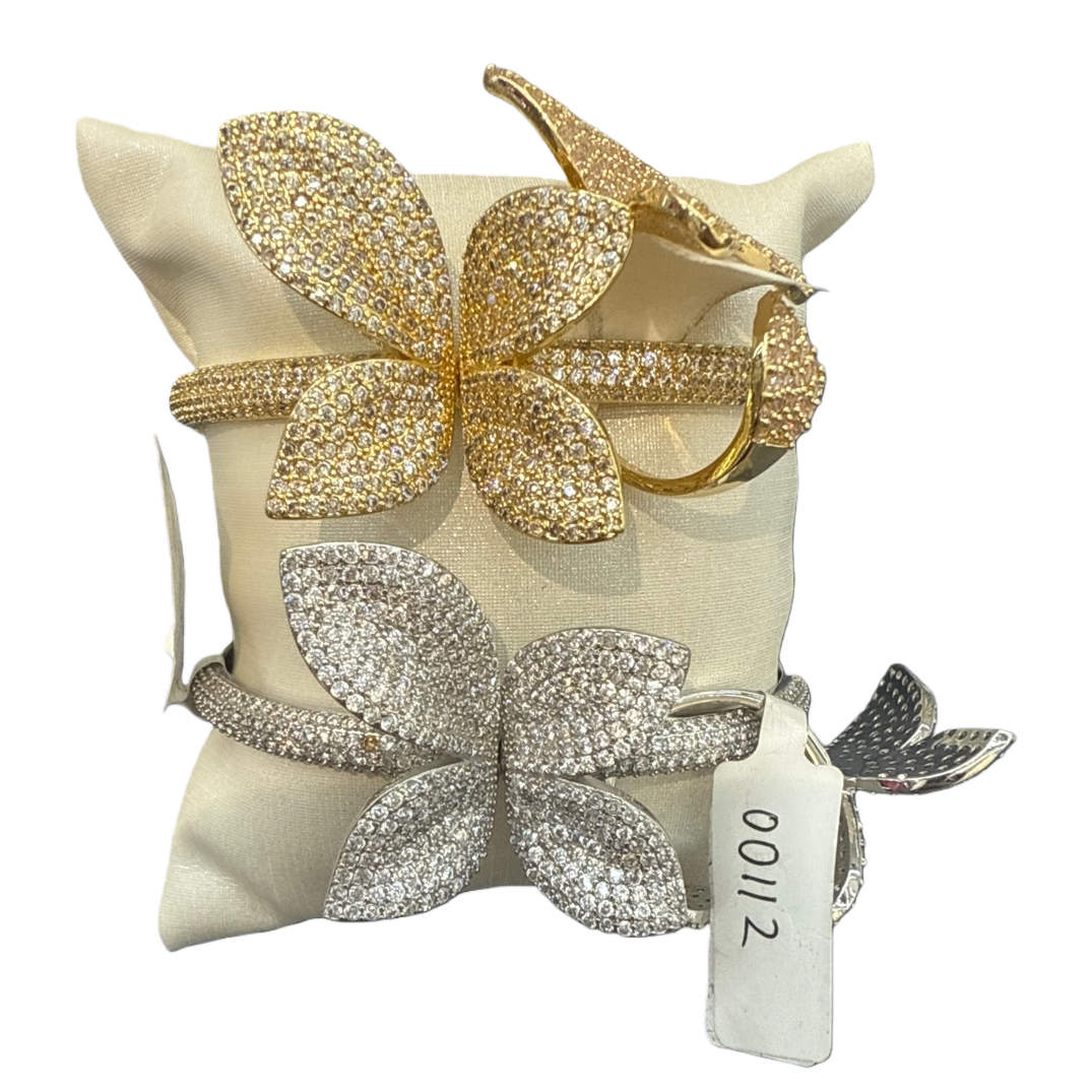 Brazalete de flores con diamantes moda de las mujeres versatil luz de lujo decoración de la mano 2024 nuevo Item Picture