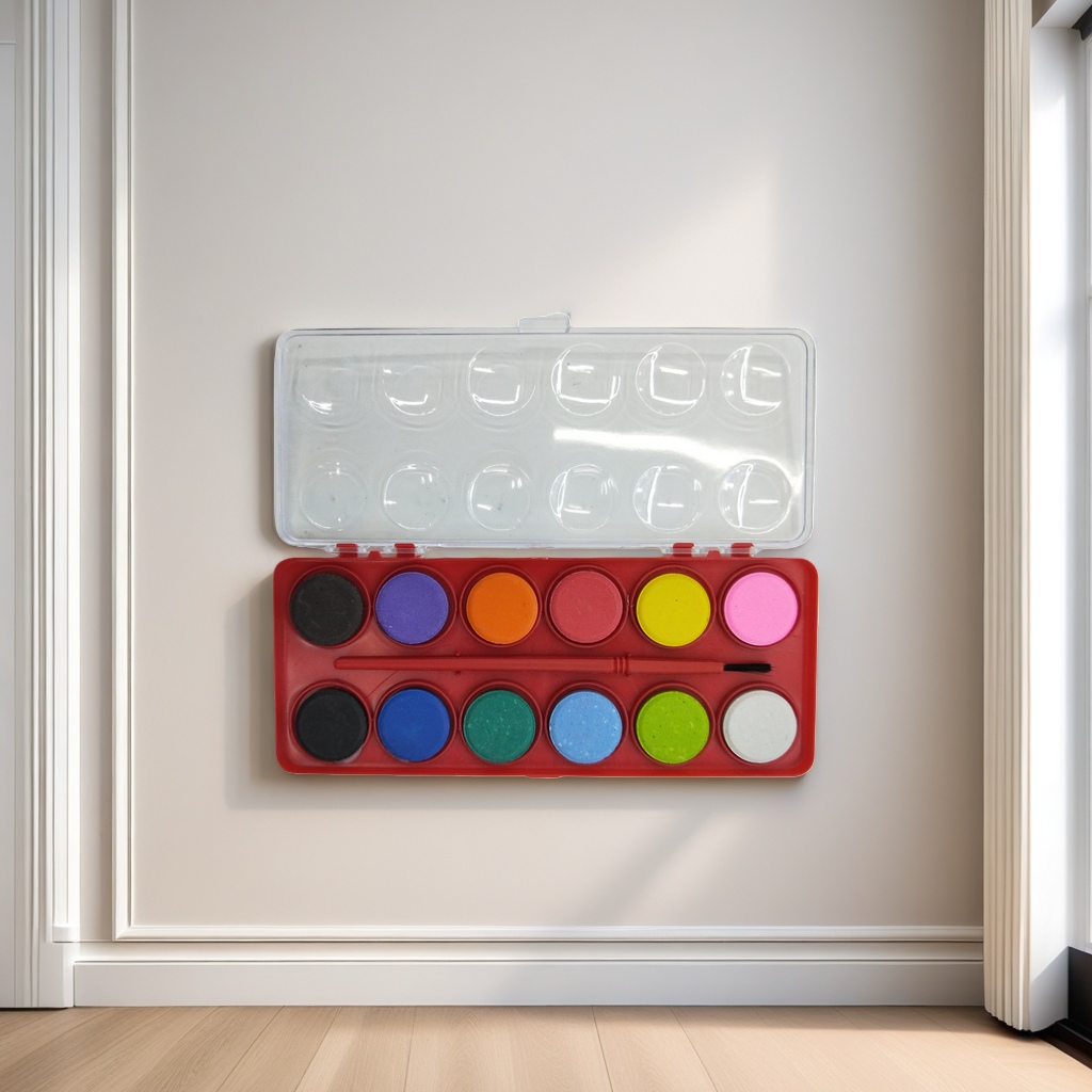 A thickened PP material 12-grid professional-grade watercolor palette, a must-have for travel sketching Application Scenario