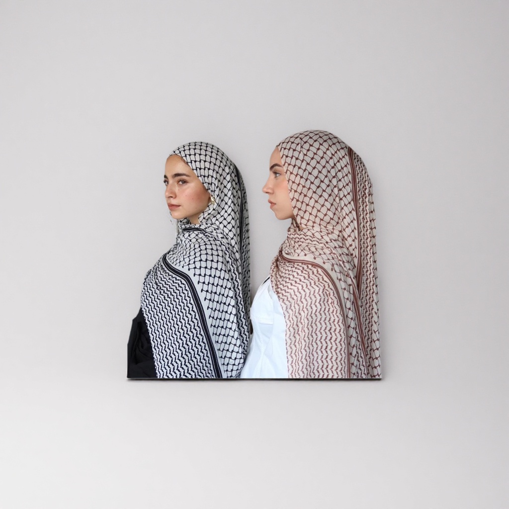 Ladies' pure cotton headscarf, a fashionable and versatile sun-protective headwear for two women details Picture