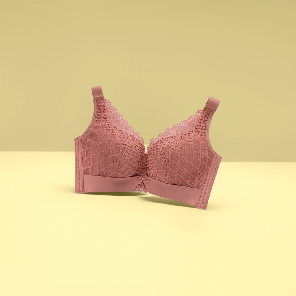 The pink lace bra, a comfortable undergarment without underwire, makes a woman's small chest look larger, sexy and breathable Application Scenario