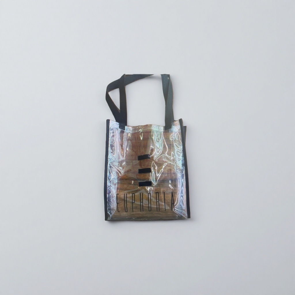 The EUPHORIA transparent handbag is simple, fashionable, environmentally friendly, reusable and has a large capacity Application Scenario