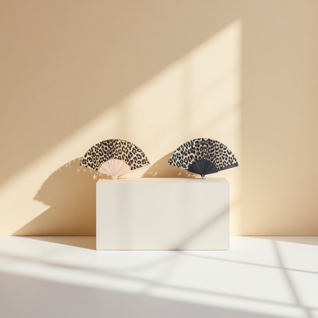Leopard estampado handmade plegable fan verano fresco retro arte y arte portátil plegable fan details Picture