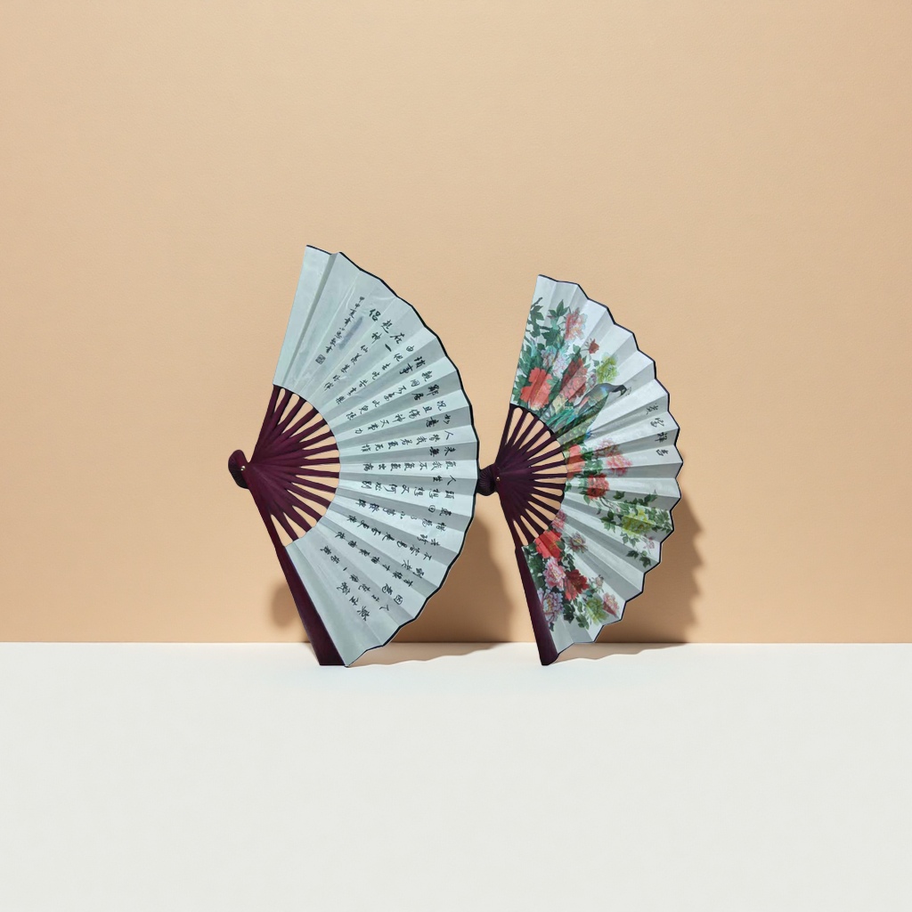 The traditional handcrafted bamboo folding fan is exquisite and portable, suitable for both men and women to cool off in summer