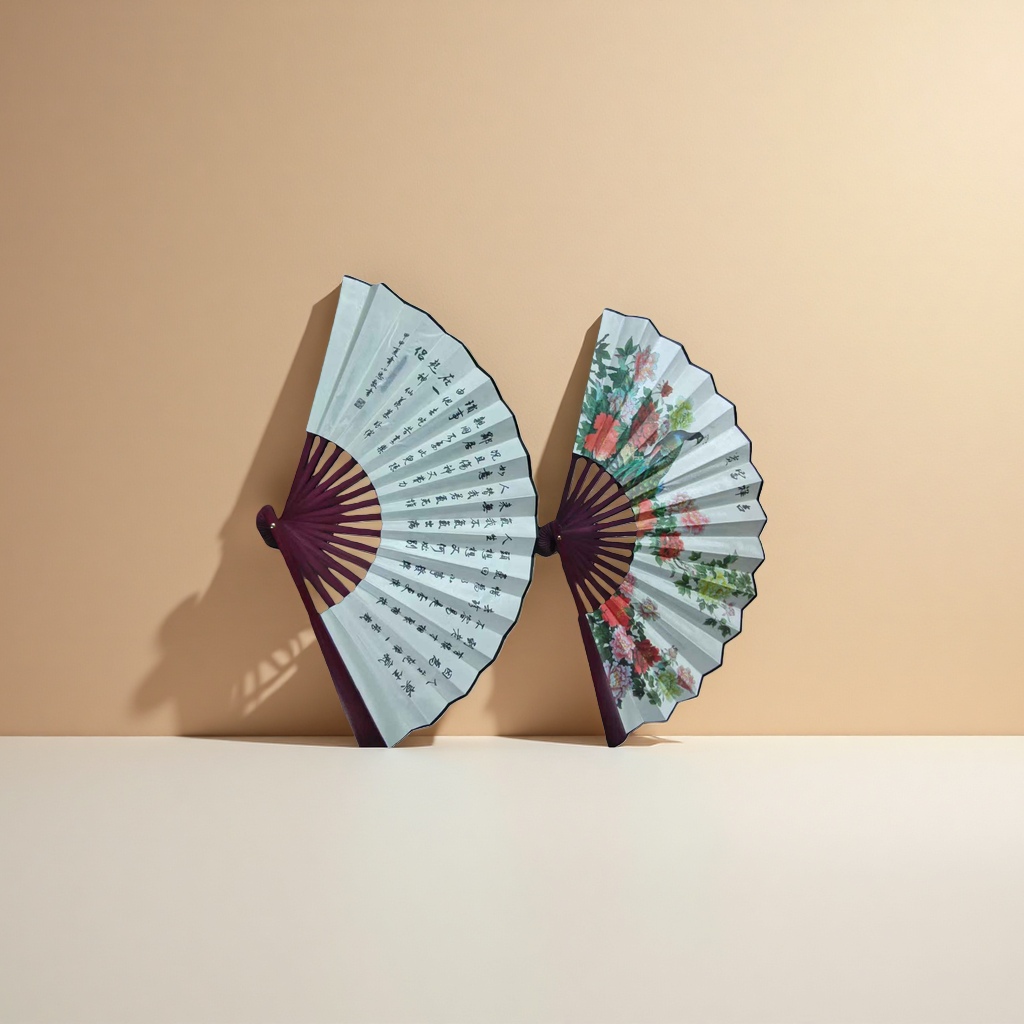 The traditional handcrafted bamboo folding fan is exquisite and portable, suitable for both men and women to cool off in summer details Picture