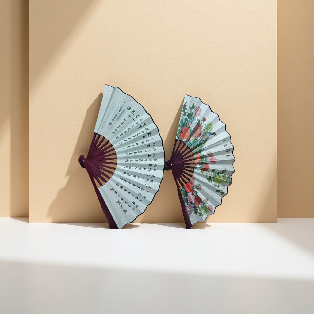 The traditional handcrafted bamboo folding fan is exquisite and portable, suitable for both men and women to cool off in summer Specification image