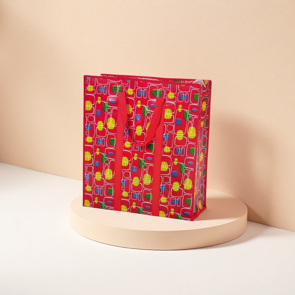 The large-capacity eco-friendly shopping bag with red pattern is reusable and portable Application Scenario