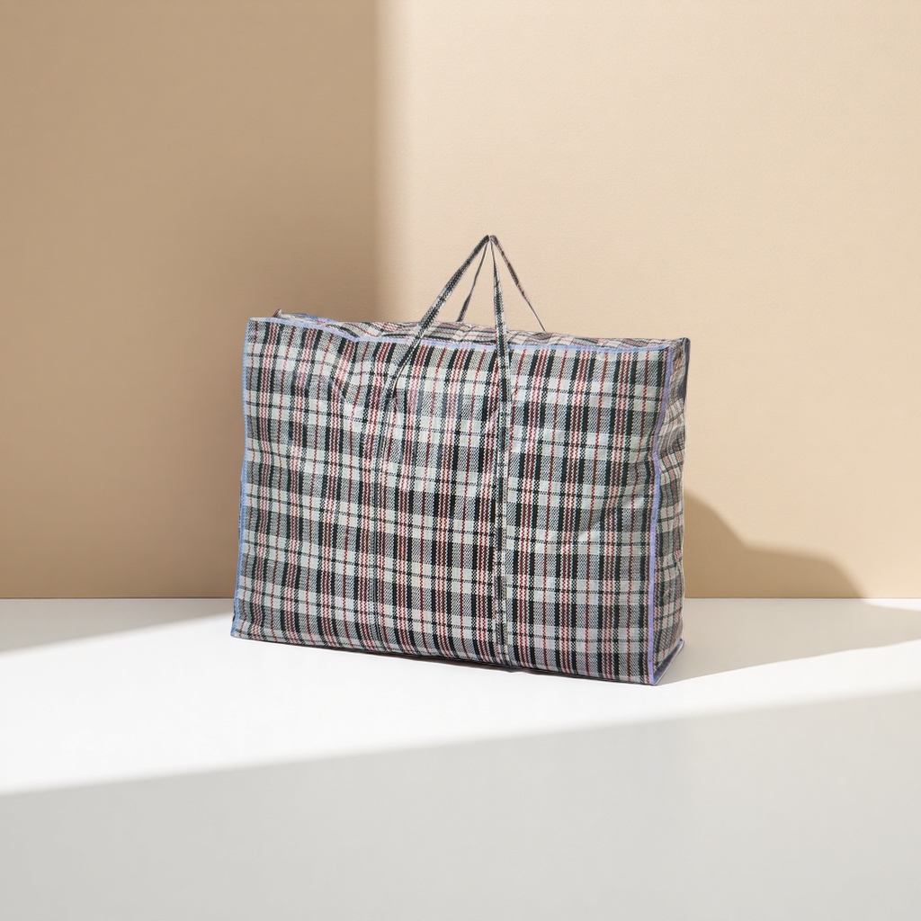Checkered pattern luggage bag, travel storage bag, large-capacity lightweight folding handbag Application Scenario