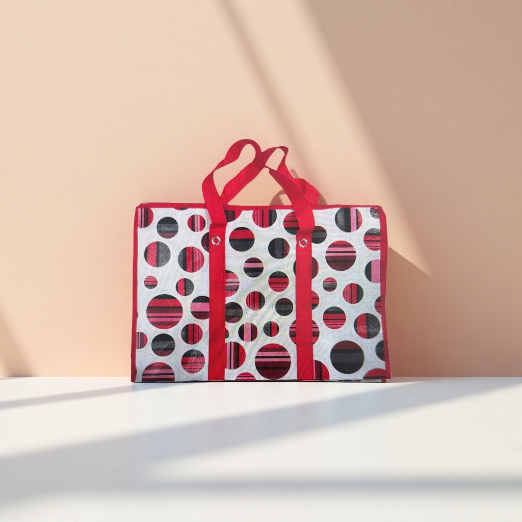 Red striped polka dot pattern handbag is a fashionable, versatile and eco-friendly shopping bag Application Scenario