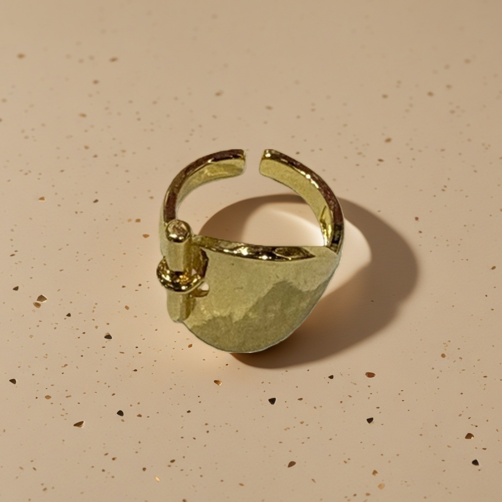 A simple and fashionable gold ring for ladies, with an 18K gold plating and a round plain ring details Picture