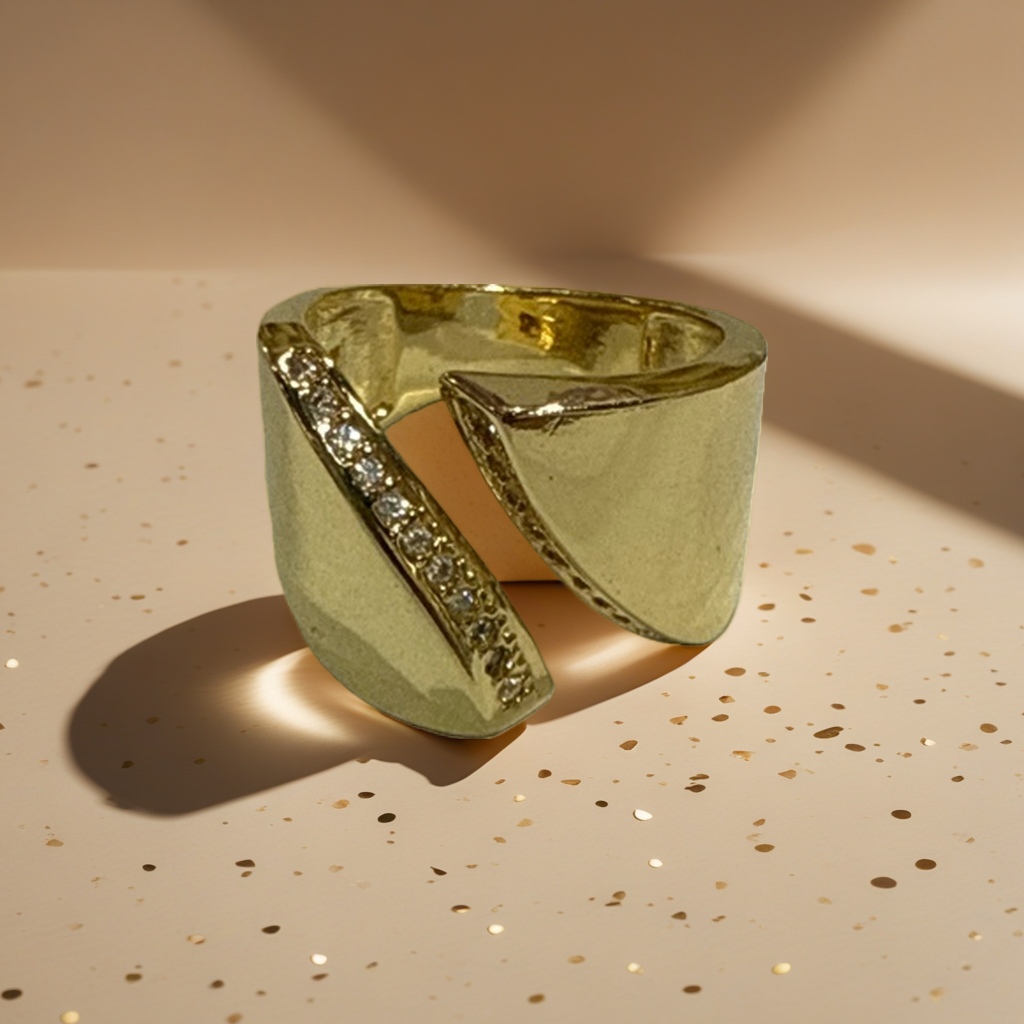 The 18K gold-plated golden ring is a light luxury one that ladies wear daily with a plain ring Specification image