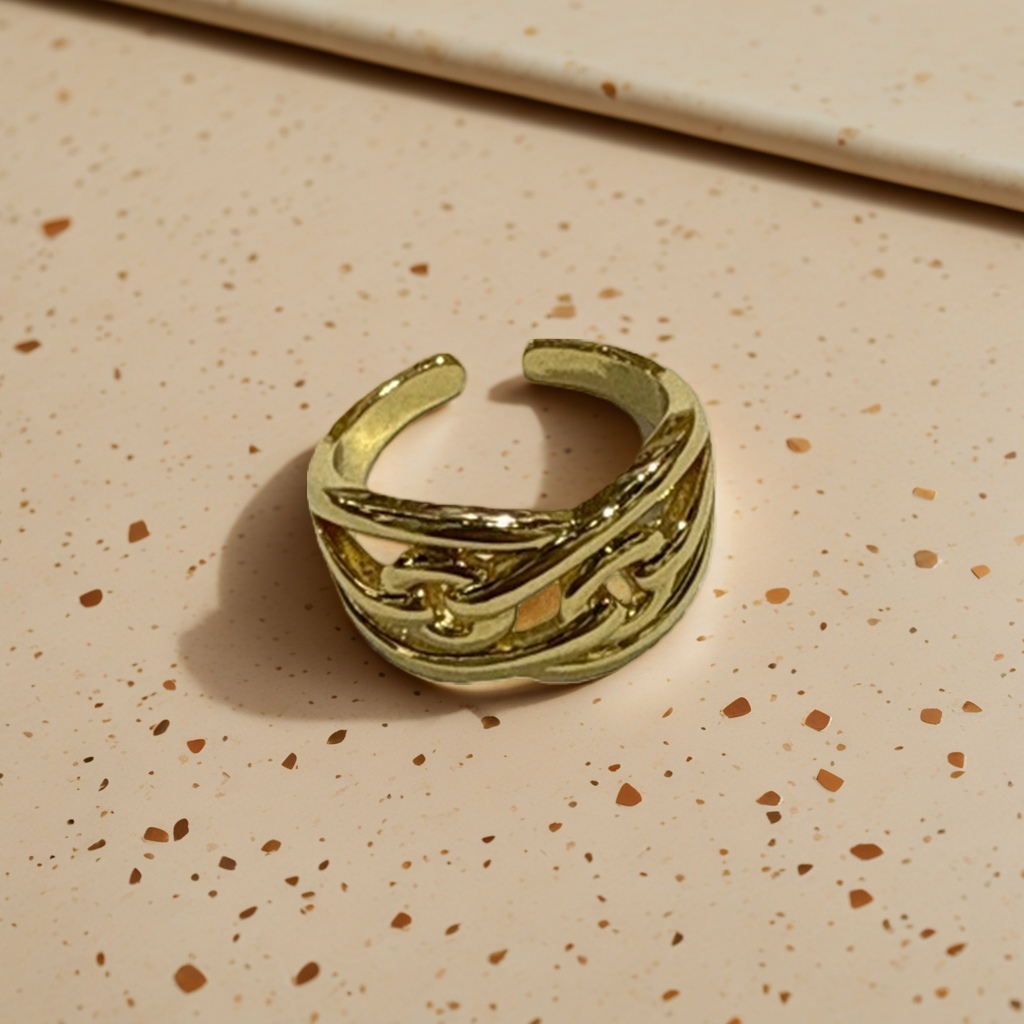 The 925 sterling silver gold-plated gold ring is a versatile ring for women's commuting, light and comfortable