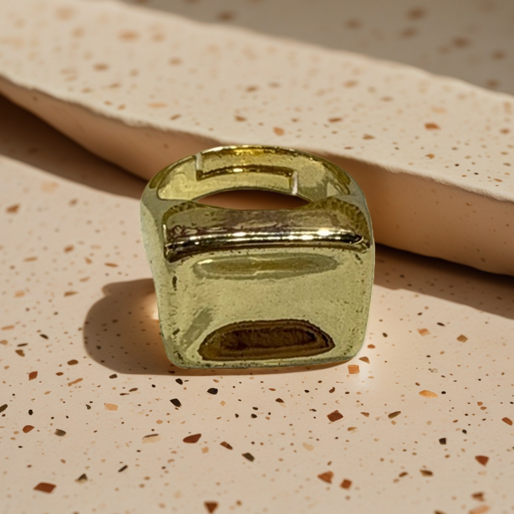 The 925 sterling silver gold ring features a light luxury design and is suitable for both men and women to wear daily Application Scenario