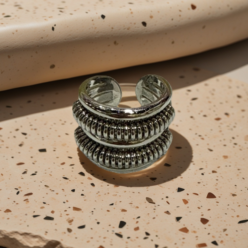 خواتم معدنية بسيطة هي عبارة عن مجموعة من الخواتم للسيدات details Picture