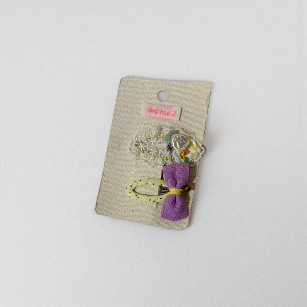Fashionable and simple hair accessories and hair clips are sweet and cute, perfect for ladies' daily outfits details Picture