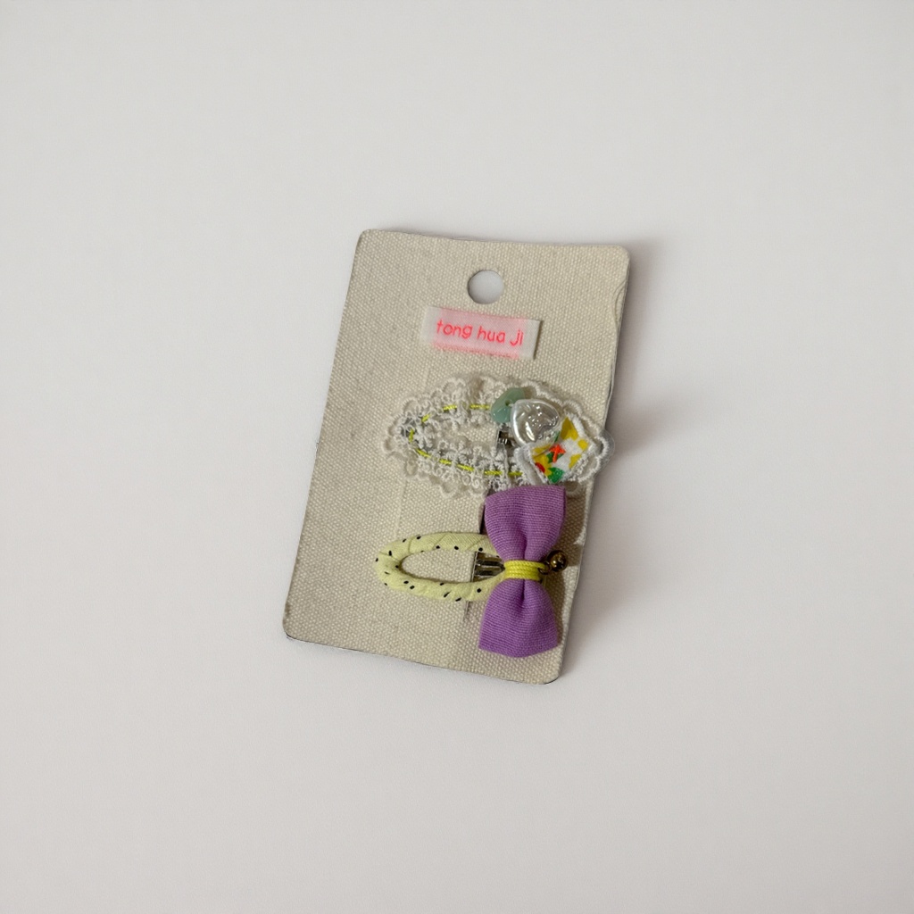 Fashionable and simple hair accessories and hair clips are sweet and cute, perfect for ladies' daily outfits Application Scenario