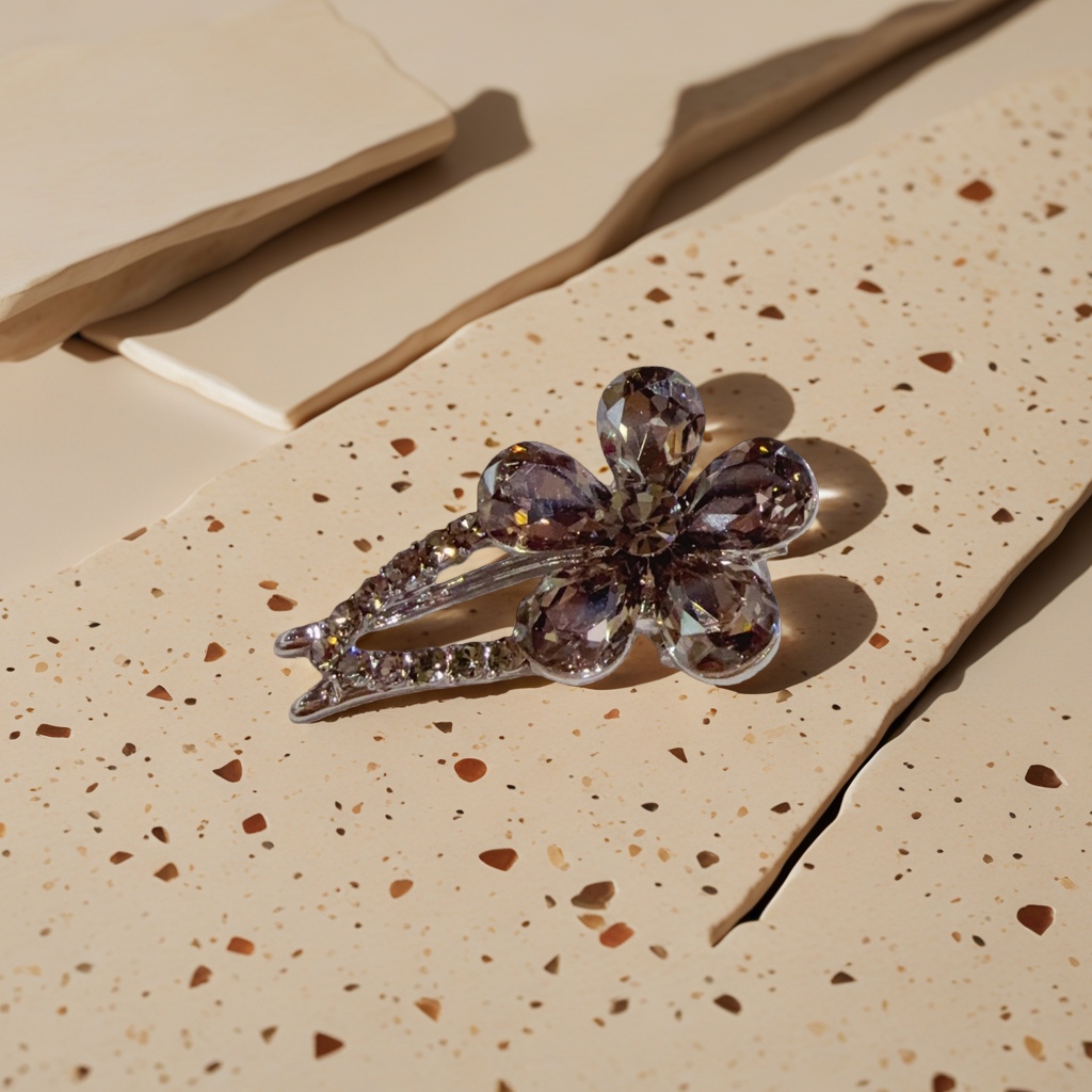 Flower-shaped hairpins are sweet and cute headwear suitable for both girls and adults details Picture
