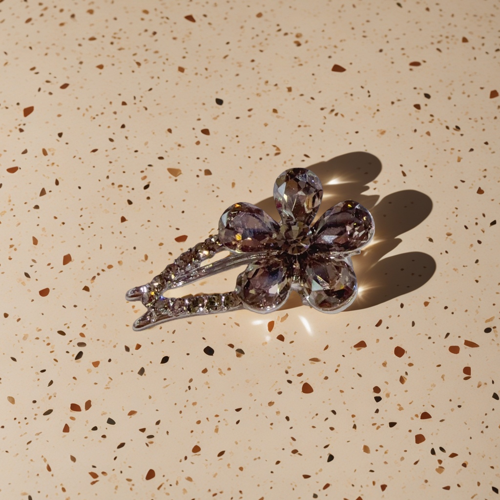 Flower-shaped hairpins are sweet and cute headwear suitable for both girls and adults
