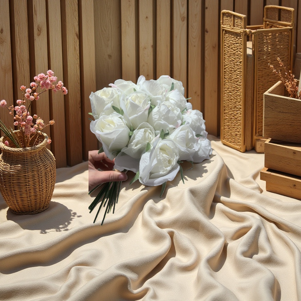 White rose bouquets, simple and elegant flower gifts for birthdays, proposals and wedding celebrations