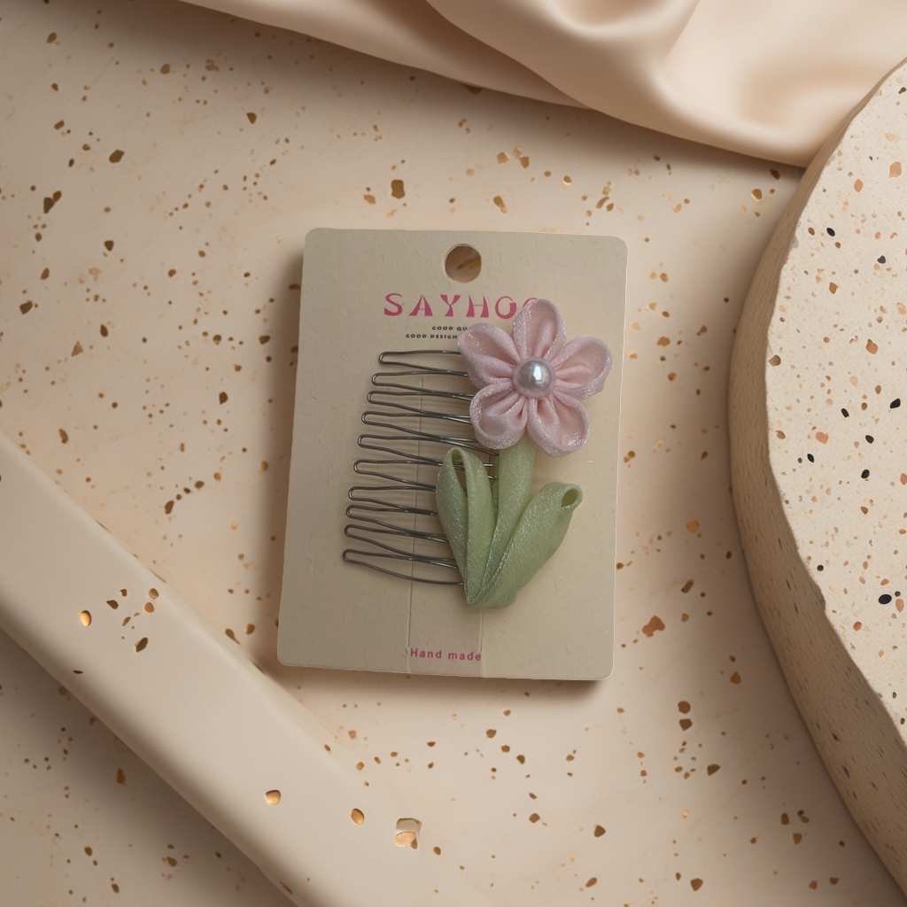 This hair accessory and comb set is fashionable and simple. It can be used as both a comb and a head accessory for ladies This hair accessory and comb set is fashionable and simple. It can be used as both a comb and a head accessory for ladies