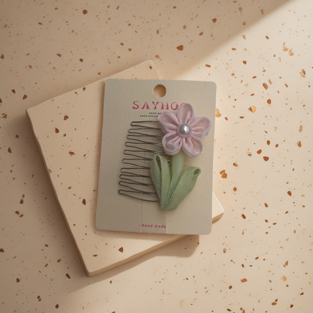 This hair accessory and comb set is fashionable and simple. It can be used as both a comb and a head accessory for ladies Specification image