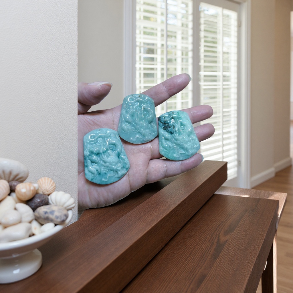 Jade dragon pendant carved piece, natural A-grade pendant, hand-carved jade Application Scenario