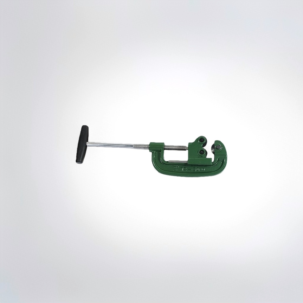 The main body of the green pipe cutter, manual pipe cutter, is a portable stainless steel pipe cutting tool Application Scenario